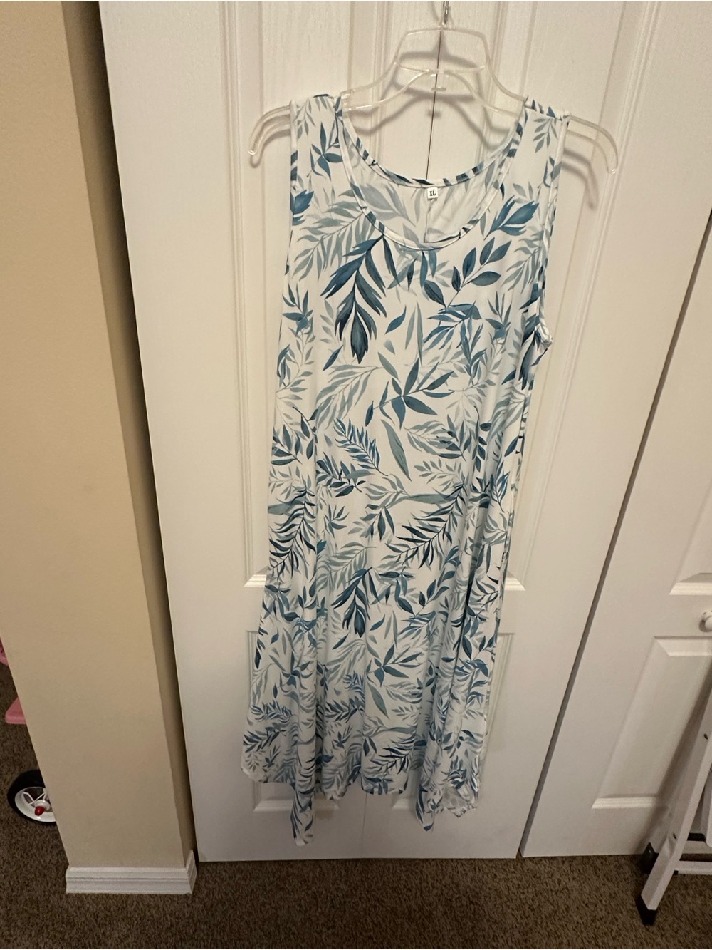 Sleeveless Blue Leaf Print Maxi Dress